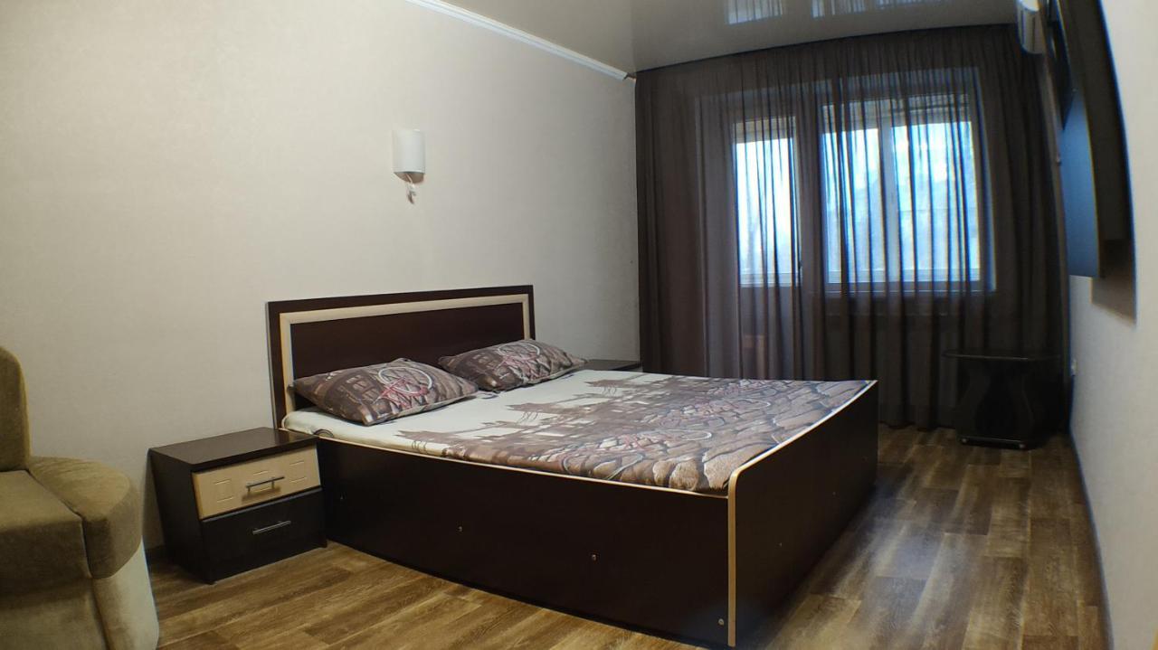 Апартаменты В Центре Металлургов 27 Kr Apartments Krivij Rih Kültér fotó